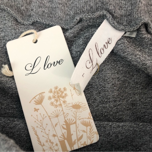 L Love Off Shoulder Super Soft Top Large NWT - Picture 3 of 8